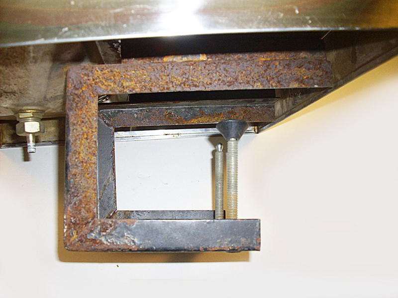 tirador cerveza san miguel 67x41x39 fijacion min.2 max.9.5 (20eu.) 1u